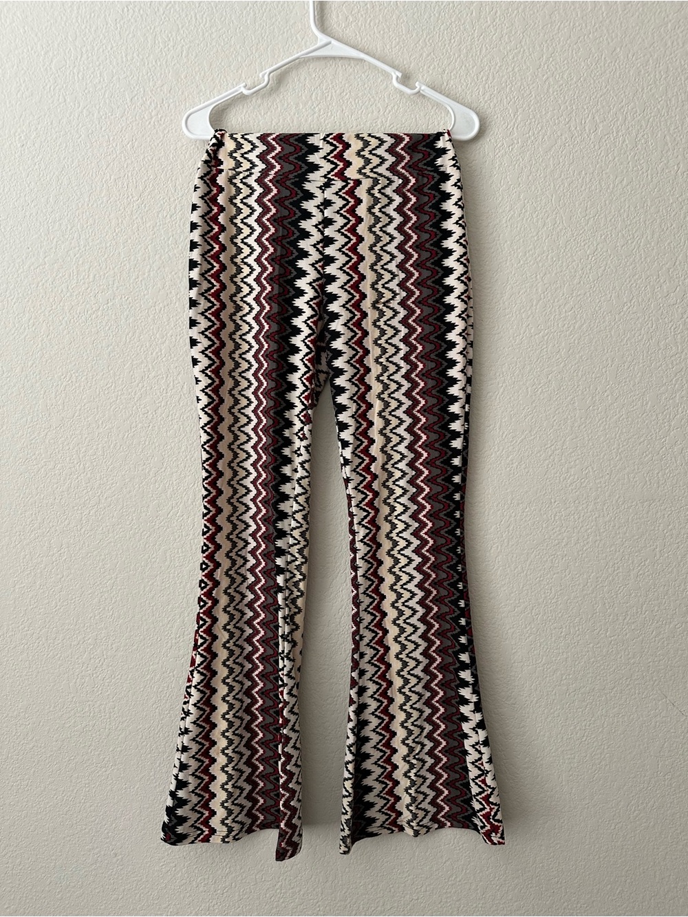 Zigzag Knit Flared Leggings